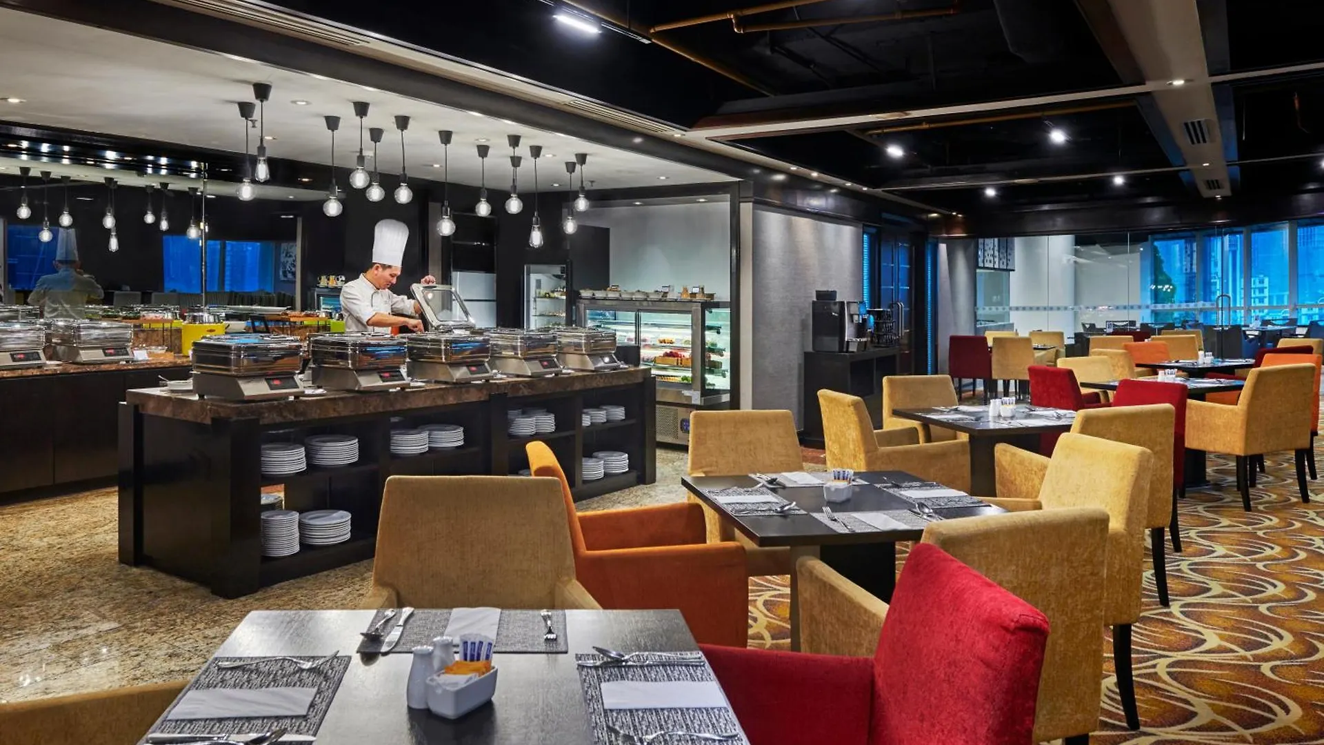 Pullman Kuala Lumpur City Centre Hotel & Residences 5*,