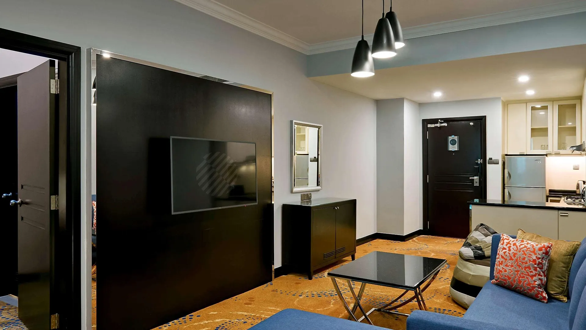 Pullman Kuala Lumpur City Centre Hotel & Residences 5*,  Maleisië