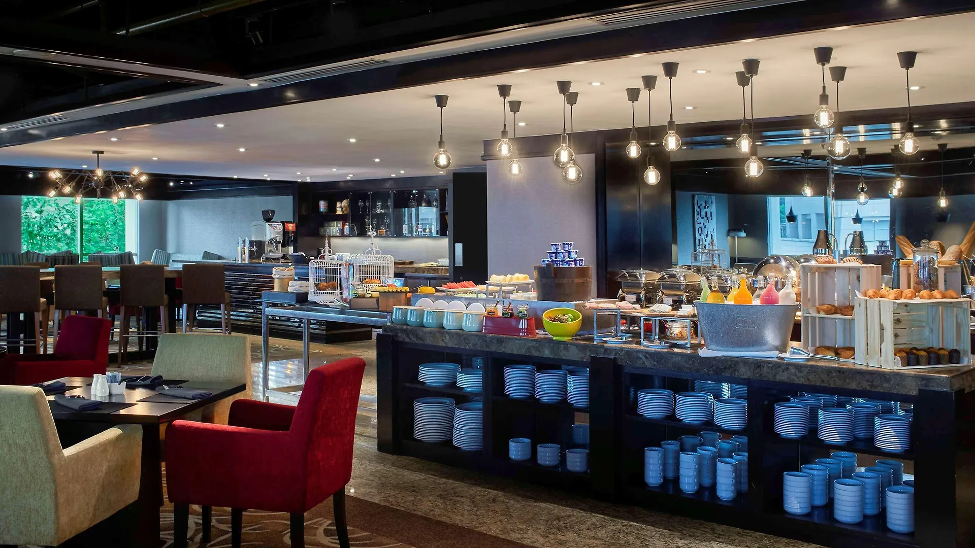 Pullman Kuala Lumpur City Centre Hotel & Residences 5*,