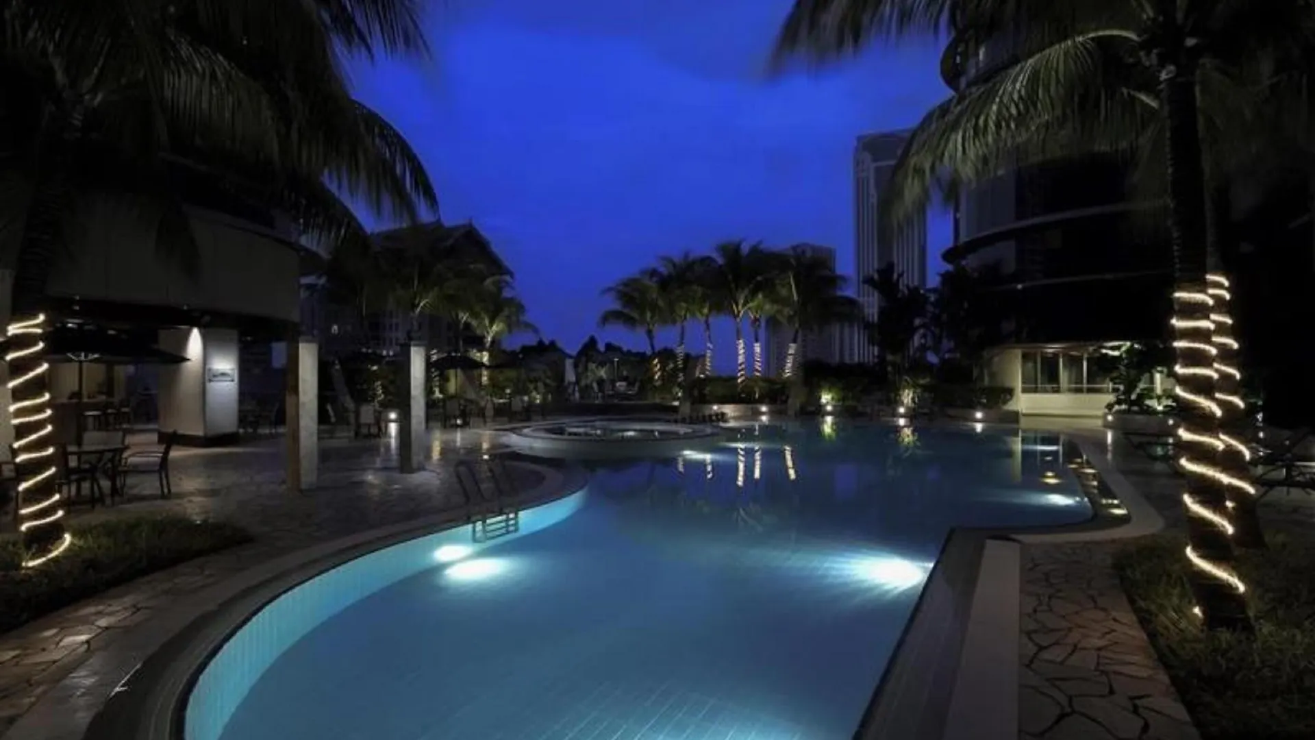 Pullman Kuala Lumpur City Centre Hotel & Residences