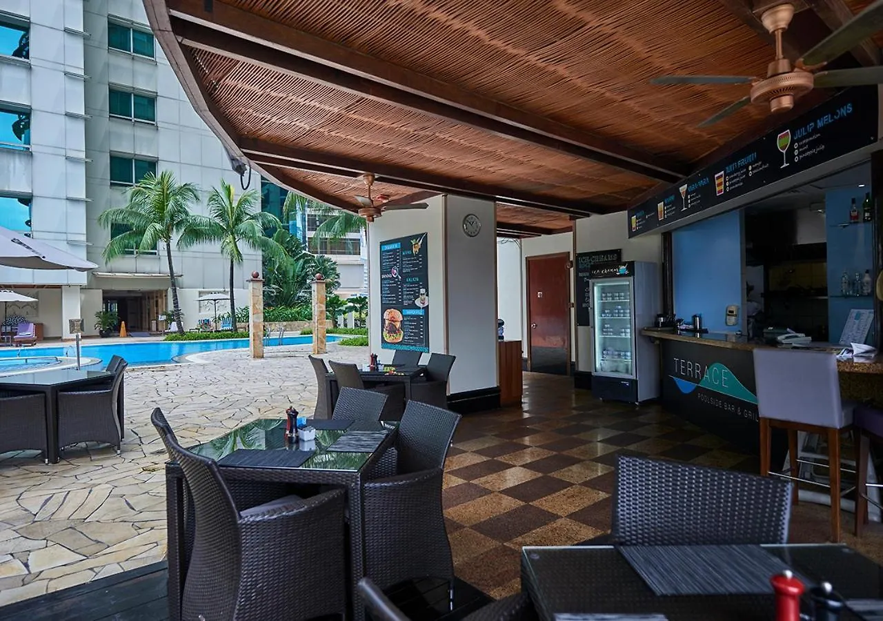 Pullman Kuala Lumpur City Centre Hotel & Residences 5*,
