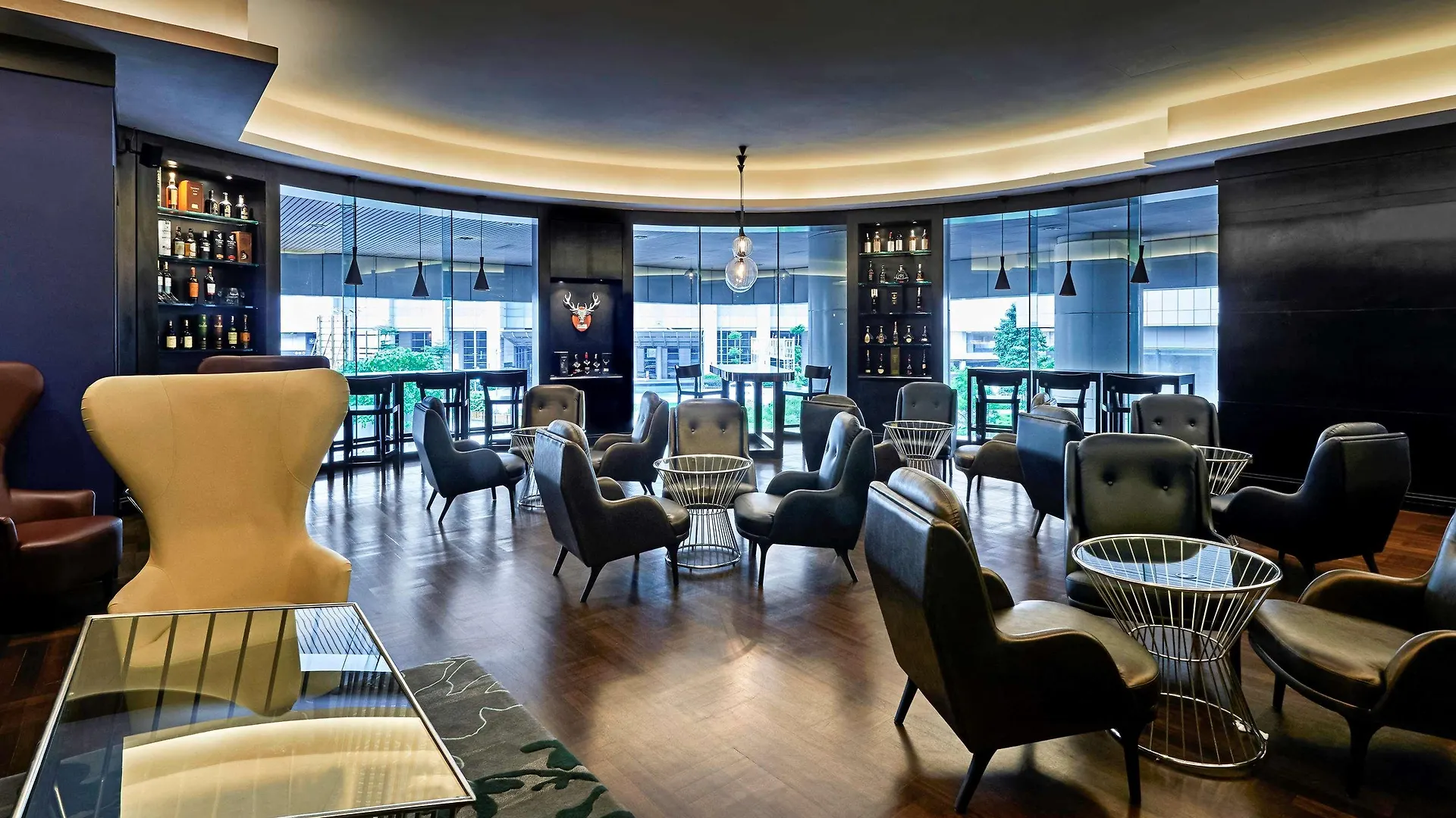 Pullman Kuala Lumpur City Centre Hotel & Residences 5*,
