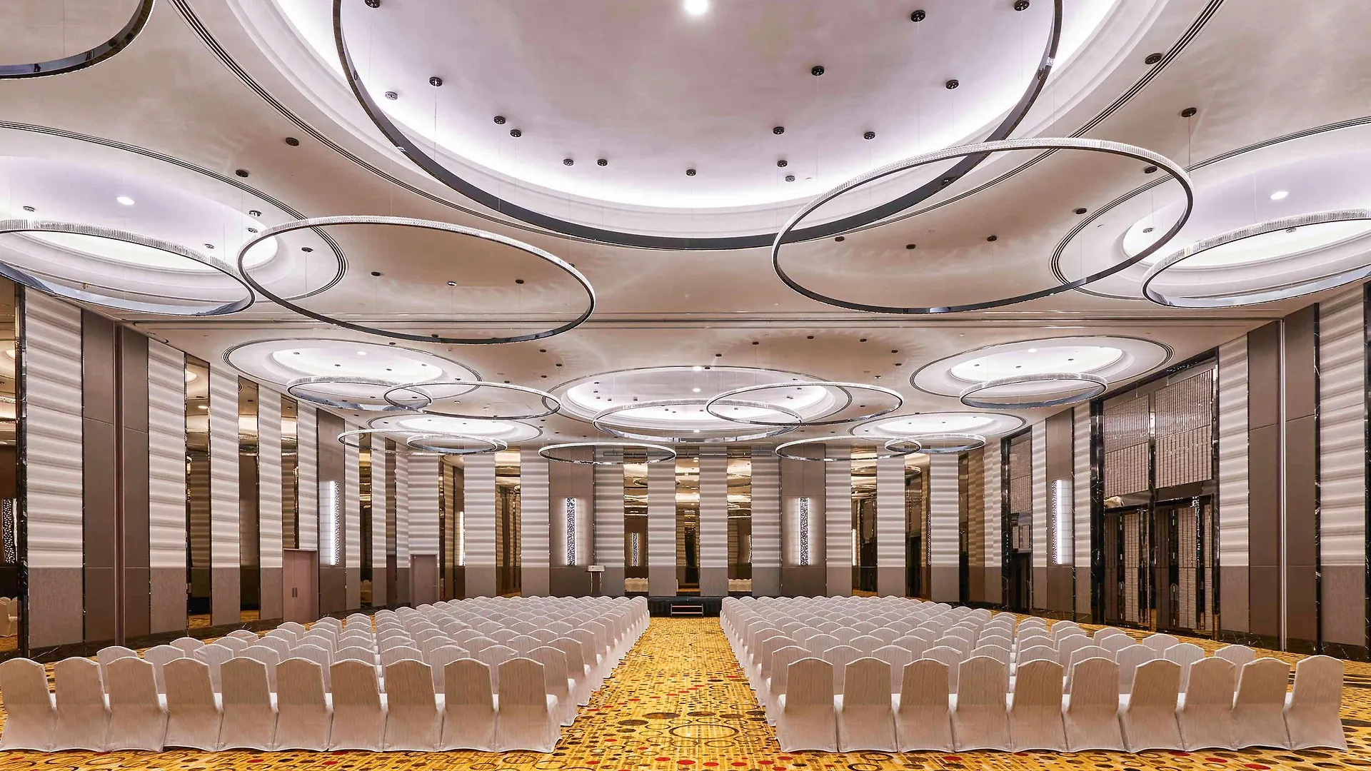 Pullman Kuala Lumpur City Centre Hotel & Residences